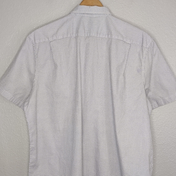 Michael Kors Men's Micro Polkadot Classic Fit Short Sleeve Button Down Shirt - Picture 5 of 13